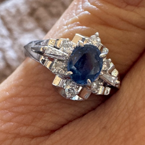 Vintage PT900 Platinum Sapphire & Diamond Ring – 4.4g – Size 4.5–5